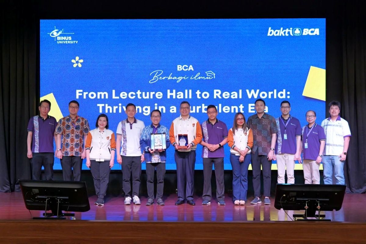BCA Invites Students to Be More Prepared to Face Global Challenges
