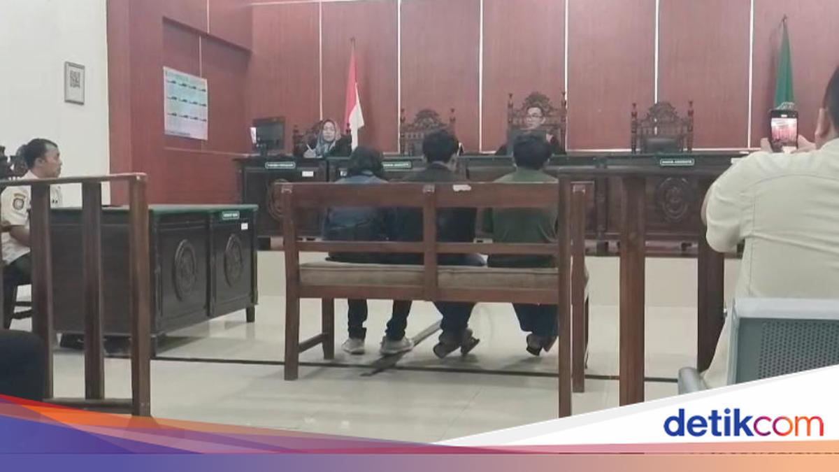 Three Men in Pandeglang Fined Rp 8 Million for Littering