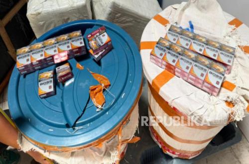 Patrol at PJT in Palu Uncovers 42,000 Illegal Cigarette Sticks in 4 Packages