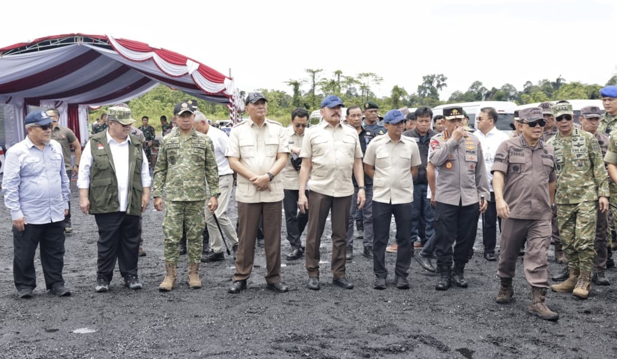 Defence Minister and TNI Chief Affirm Commitment to Forest Area Regulation