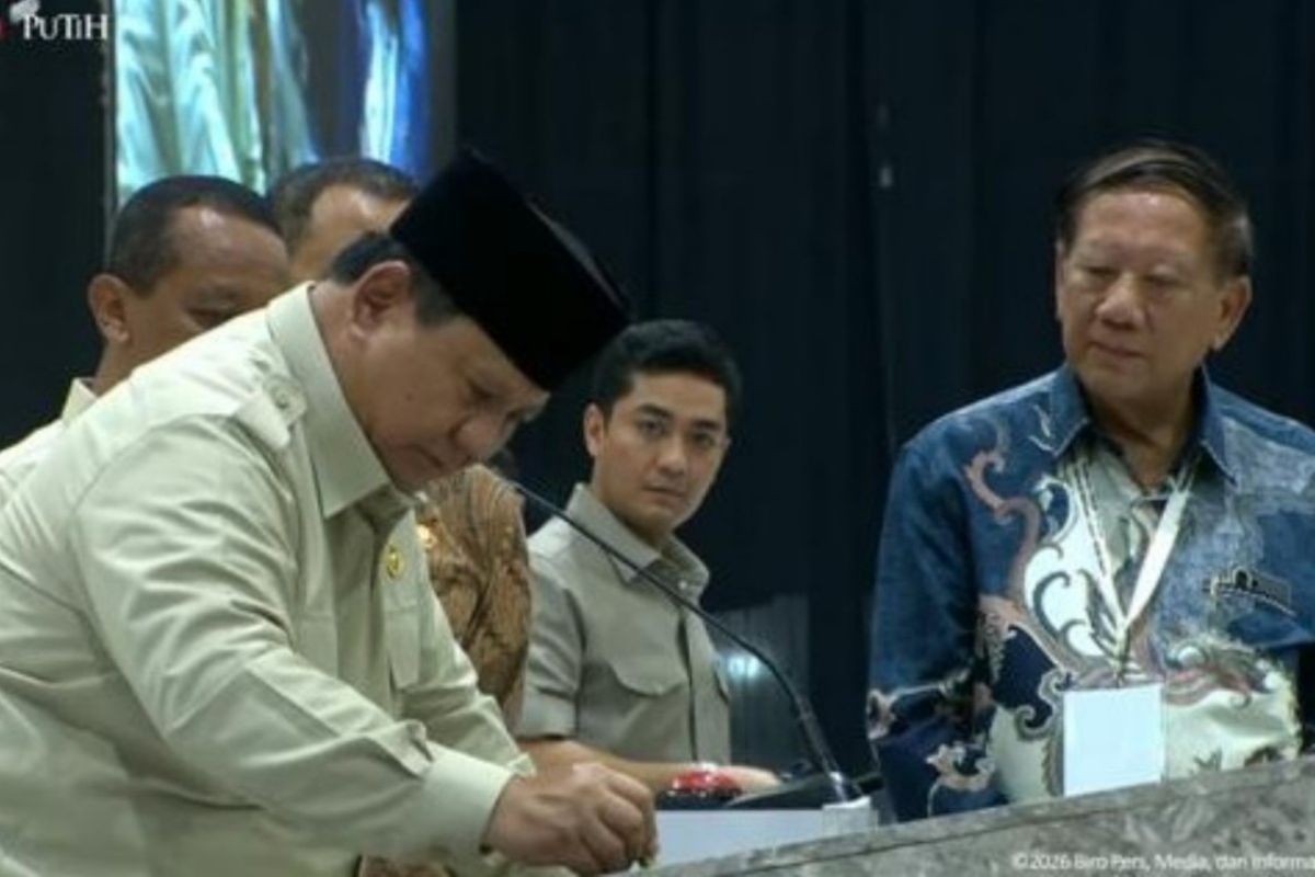 Prabowo inaugurates commercial electric vehicle plant in Central Java