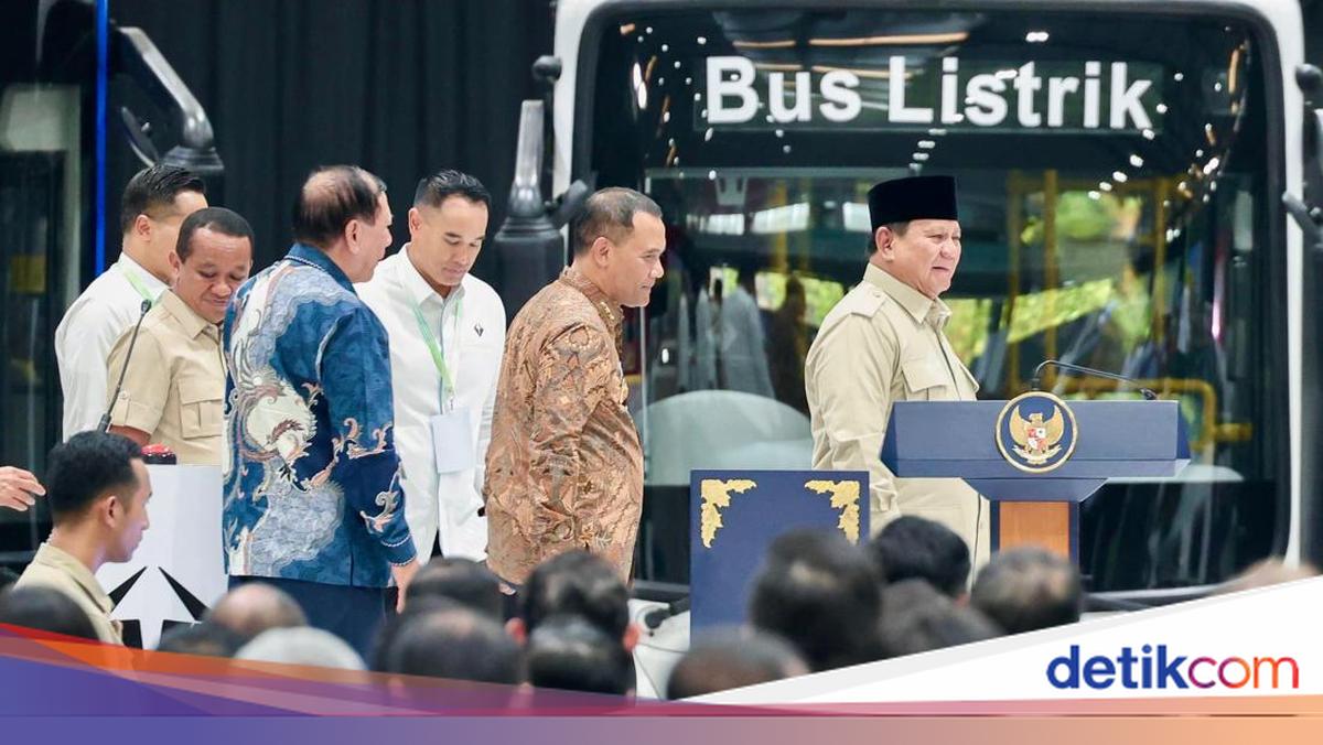 Prabowo Praises Central Java Provincial Government for Purchasing Electric Buses, Hopes Other Regions Will Follow