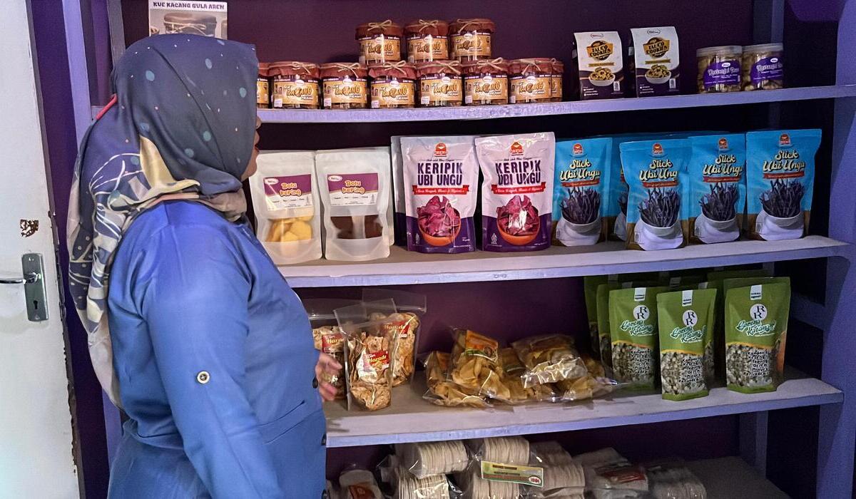 Cianjur SMEs Affected by Rising Plastic Prices