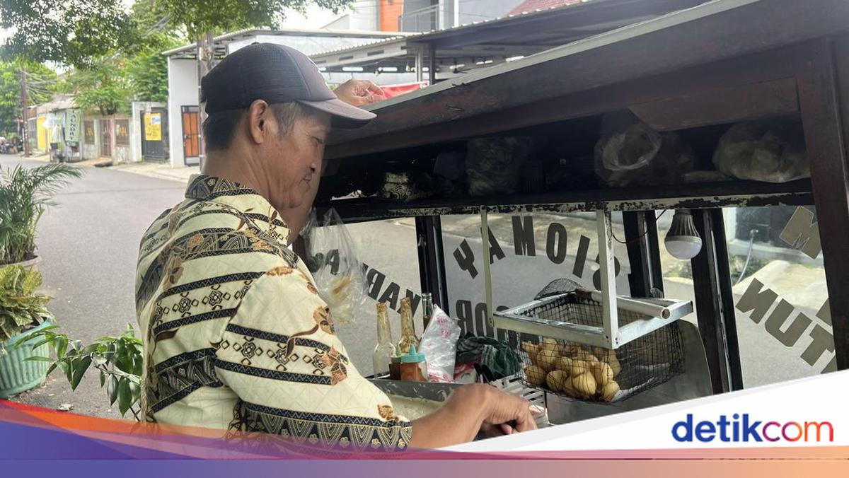 Adjusting Strategies for Siomai and Bakso Vendors in South Jakarta Amid Rising Plastic Prices