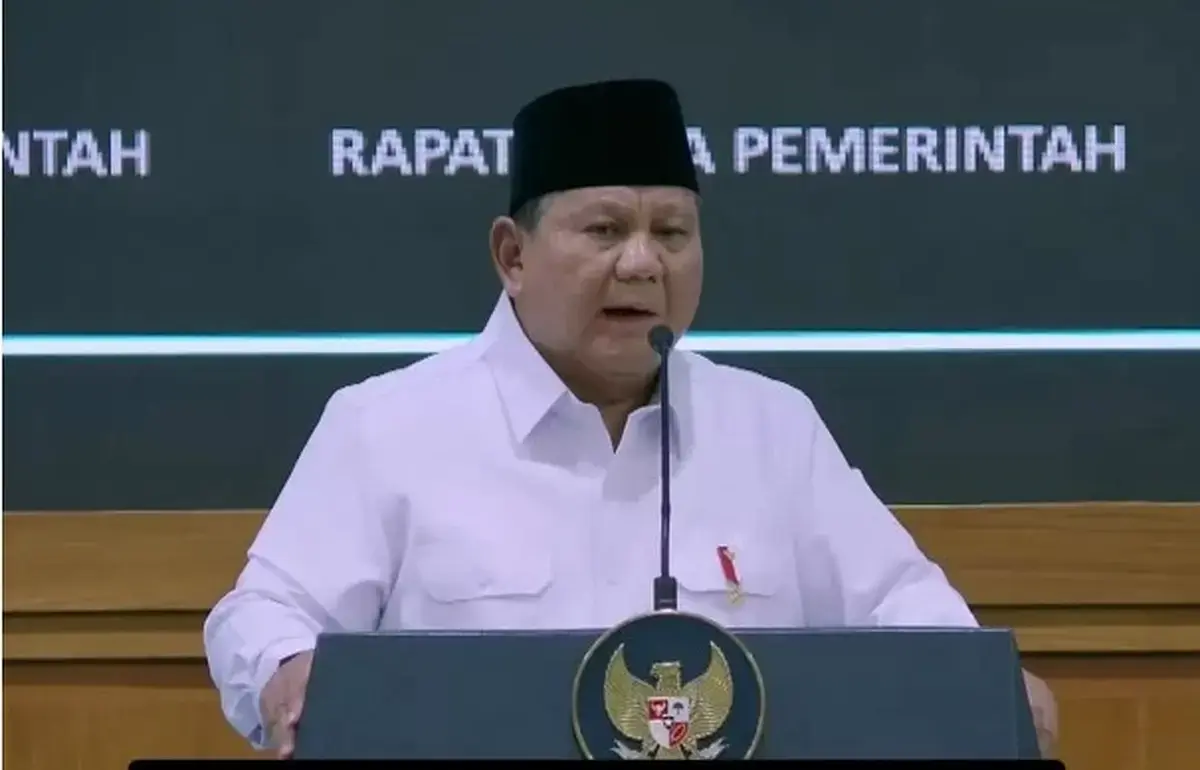 Prabowo Angered at Claims of Liking Overseas Trips, Guntur Romli - FAJAR