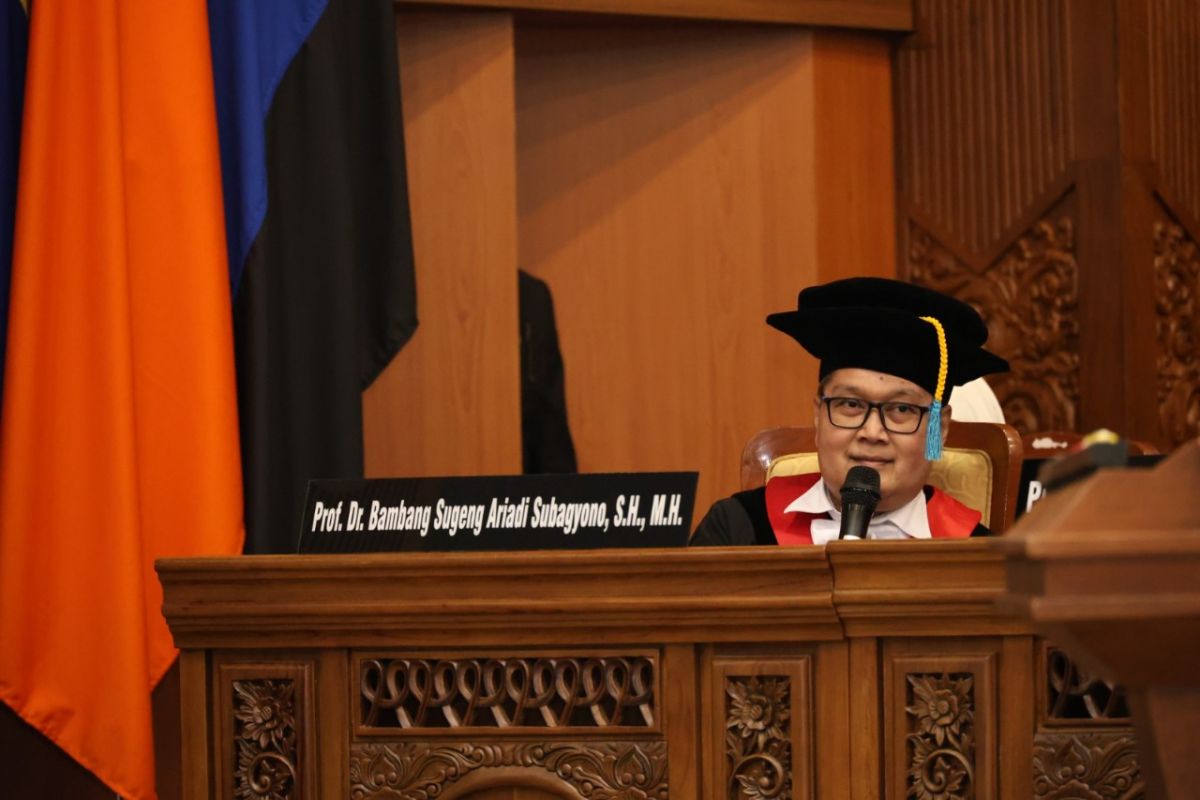 Unair Professor Presents Smart Consumer Protection Concept in the Digital Era