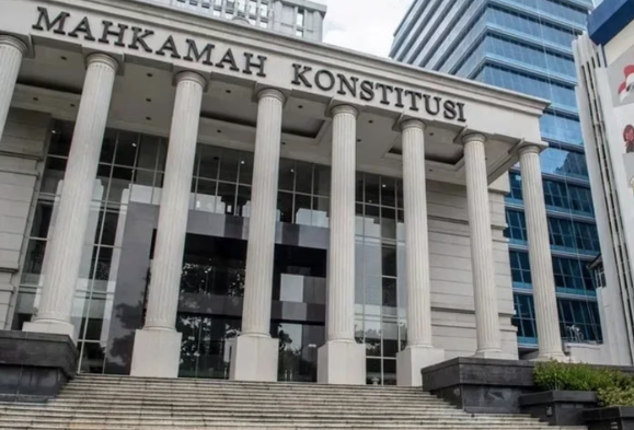 Constitutional Court Responds to Demand for Expedited Ruling on TNI Law, Cites Case Complexity