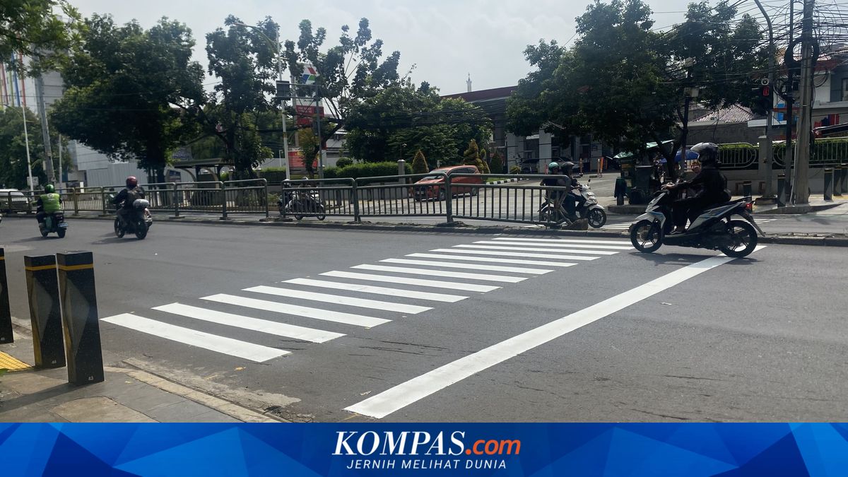 Residents Demand Zebra Crossing and Transport Officials in Batu Ceper Due to Illegal Parking