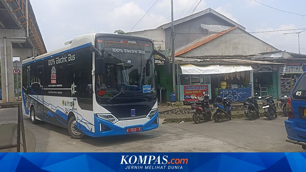 Without Dedicated Lanes, KaBogor Electric Bus Relies on Traffic Conditions