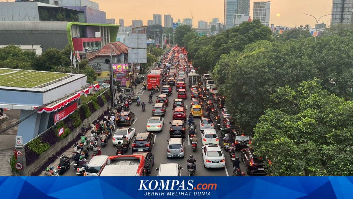 Private Vehicles and Trucks Contribute the Largest Pollution in Indonesia