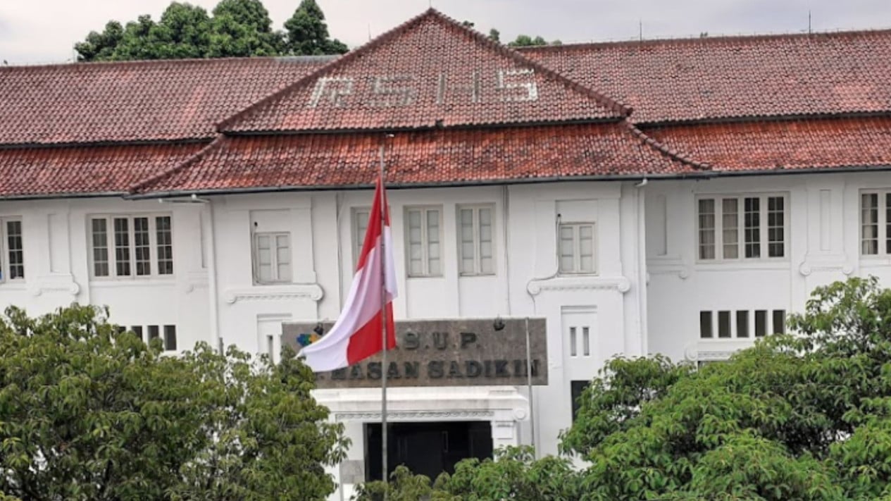 Shocking Reason Why RSHS Bandung Nurse Handed Baby Nina Saleha Over to Stranger