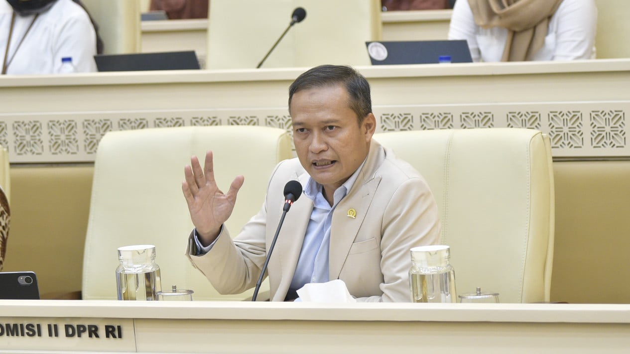 MP: Strait of Hormuz is the World's Energy Lifeline, War Must Be Stopped