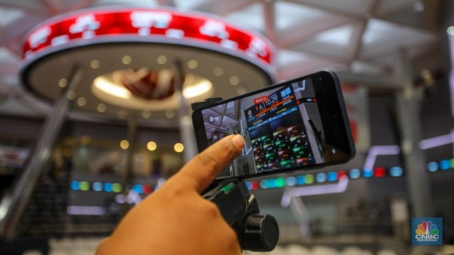 Reasons Behind IHSG's Surge of Nearly 2% to 7,445