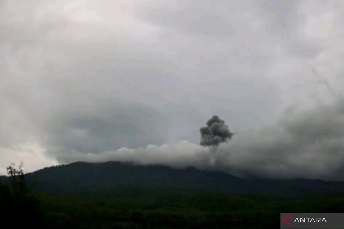 Mount Lewotobi Laki-laki in East Flores erupts again