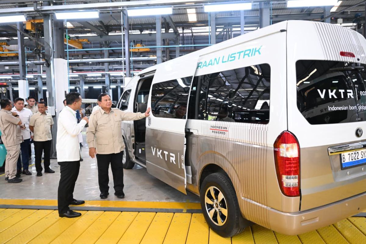 Prabowo inaugurates EV plant in Magelang, targets higher local content