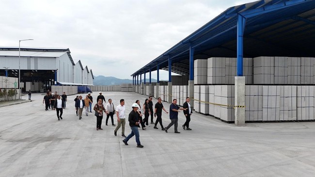 Dollar Breaks Through Rp17,000, This Businessman 'Saved' by Importing with Yuan