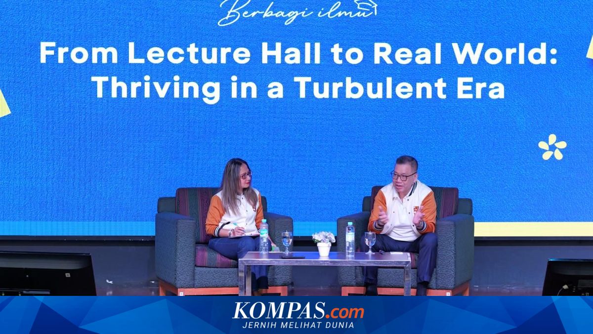 BCA Director Urges Students to Prepare for the Working World in the Global Era