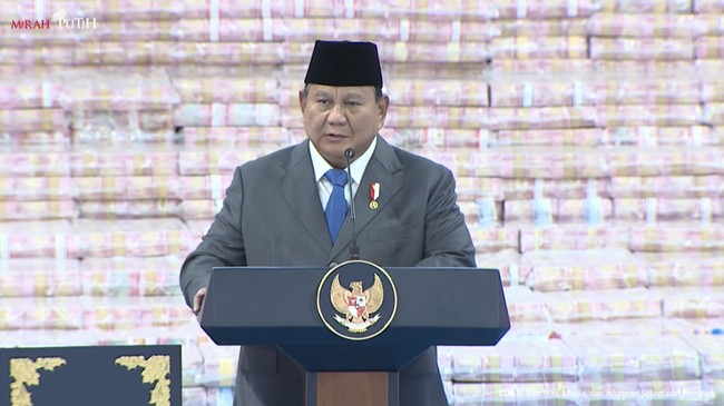 Prabowo Rages, Calls Mining Entrepreneurs Without Permits 'Idiots'