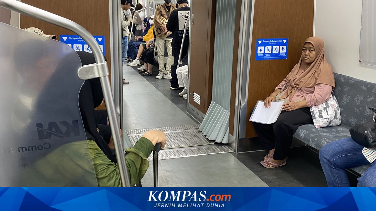 For Priority Seats on KRL, the Invisible Need Must Prove with a Doctor's Note