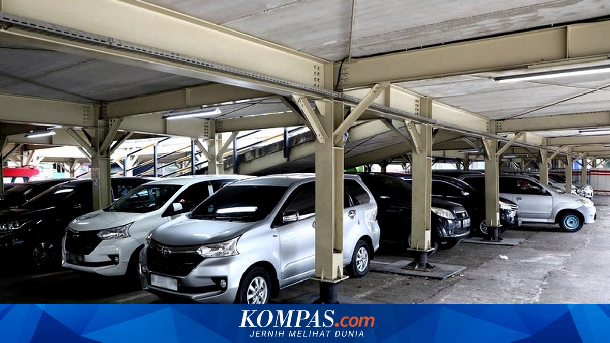 Note the Lebaran Betawi Parking Locations Around Lapangan Banteng Field