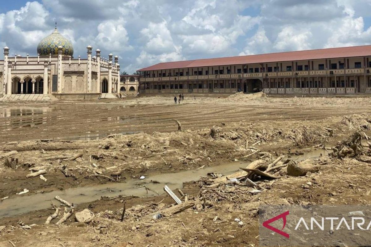 Exploring Aceh: From Mud, Hope, to Resilience (1)