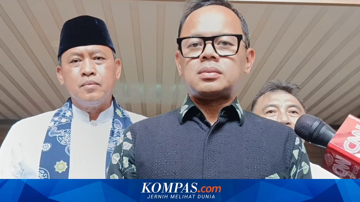Reviewing WFH in Bekasi, Bima Arya Video Calls Civil Servants Working from Home