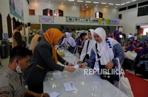 BPKH Allocates Rp 695 Billion for Hajj Pilgrims' Pocket Money in 2026