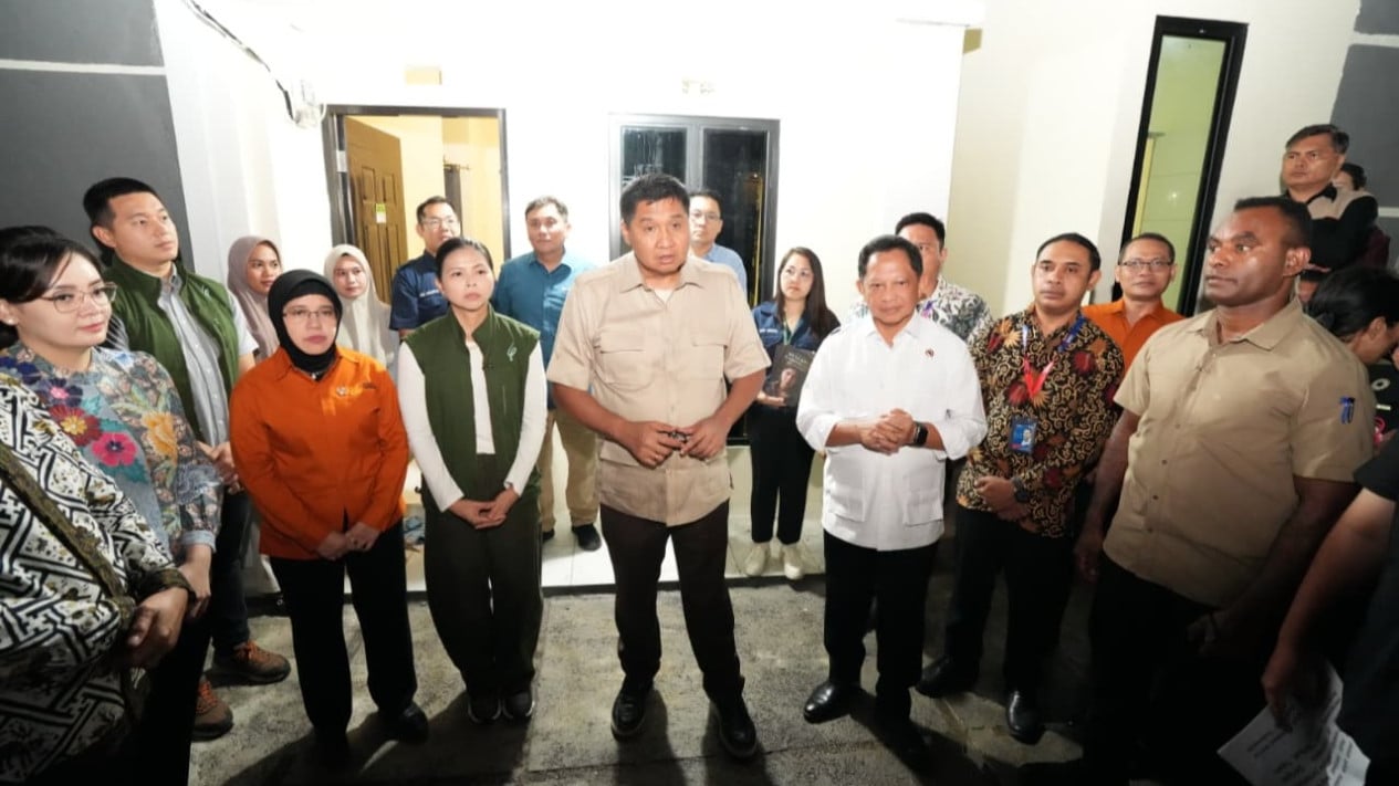 Interior Minister Tito Reviews People's Housing Programme in Tomohon, Ensures President's Flagship Programme Progresses