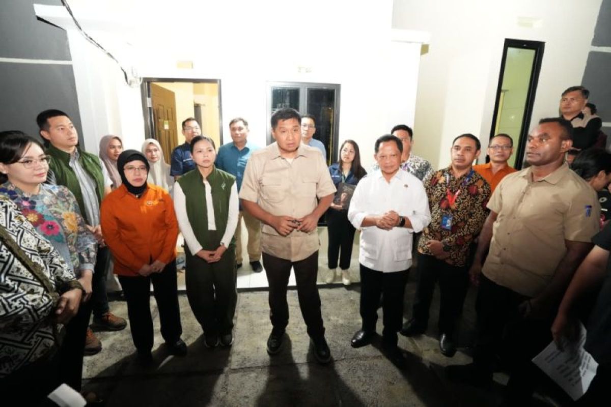 Home Affairs Minister Checks Progress of 3 Million Houses Programme in Tomohon