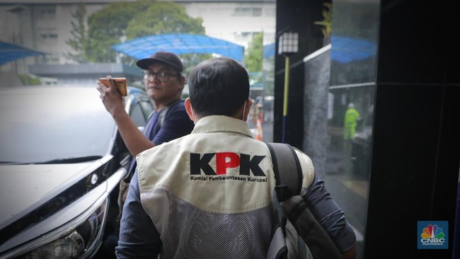 Chronology of KPK's Raid on Tulungagung Regent, 16 People Detained