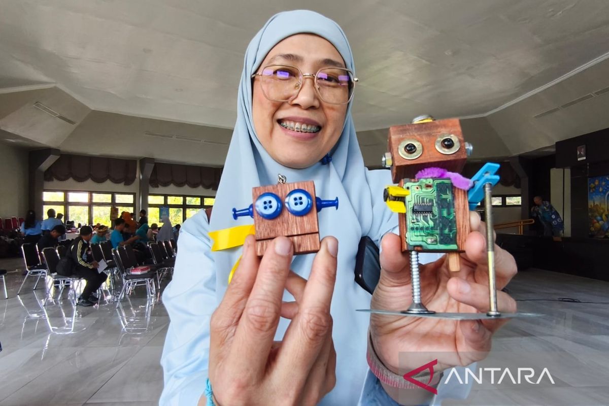 Paediatrician recommends parents limit children's screen time