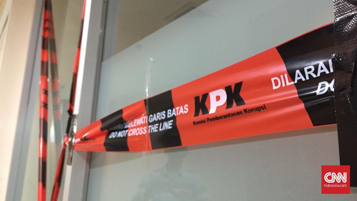 KPK Seals Several PUPR Office Rooms Following Arrest of Tulungagung Regent