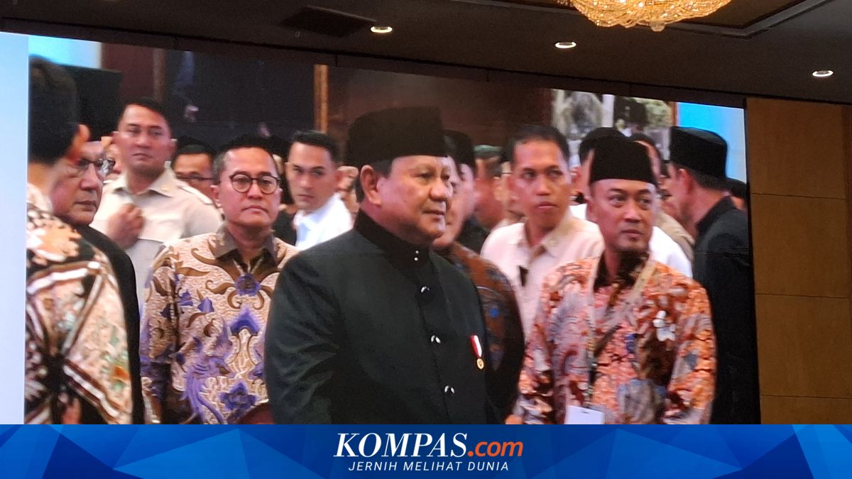 Prabowo Urges Indonesians to Take Pride in National Culture, References Jokowi's Habit of Wearing Regional Attire