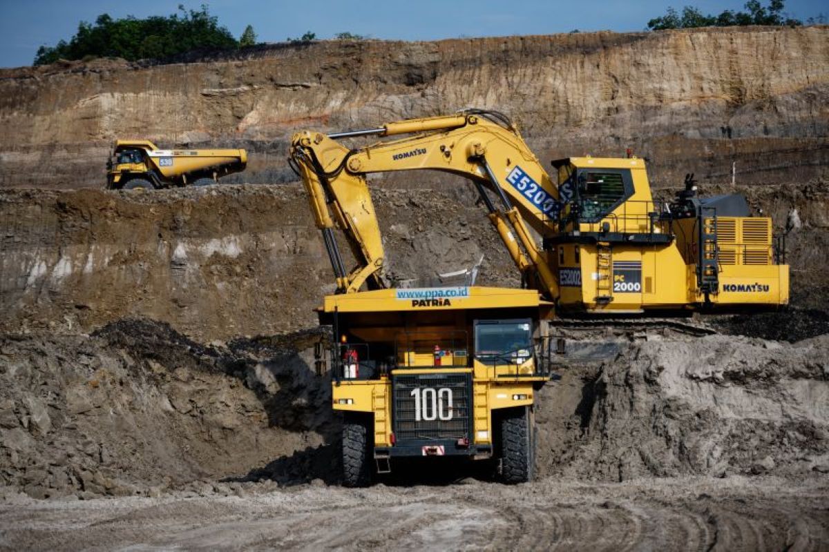 Mining Industry Faces Regulatory Challenges and Global Dynamics