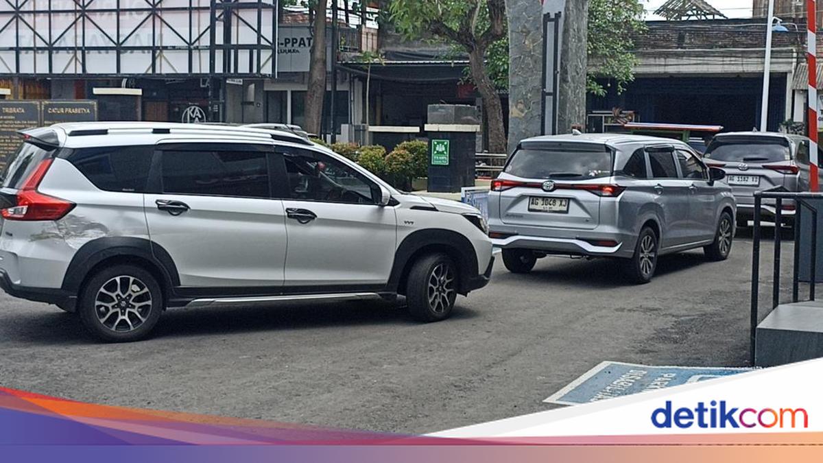 Unexpected Windfall! Nganjuk Car Rental Booms During KPK's Raid on Tulungagung Regent