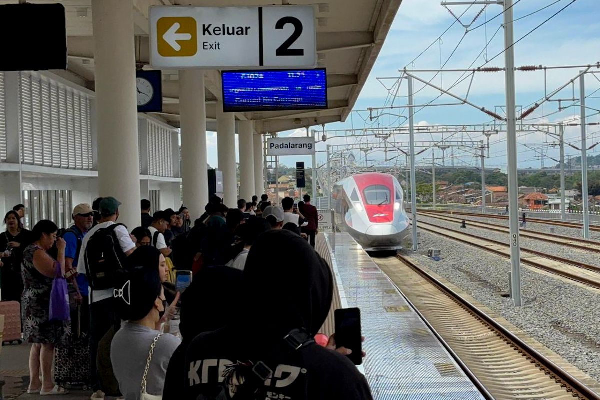 KCIC urges passengers to follow rules following Whoosh train door incident