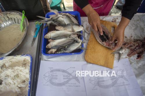 Unri Students Digitise Fisheries in Agam, Boosting Local Economy
