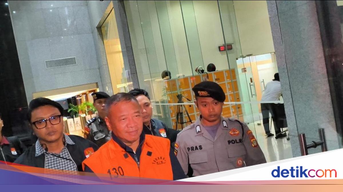 Regent of Tulungagung Apologises After Being Named Suspect in Extortion Case Involving 16 Officials