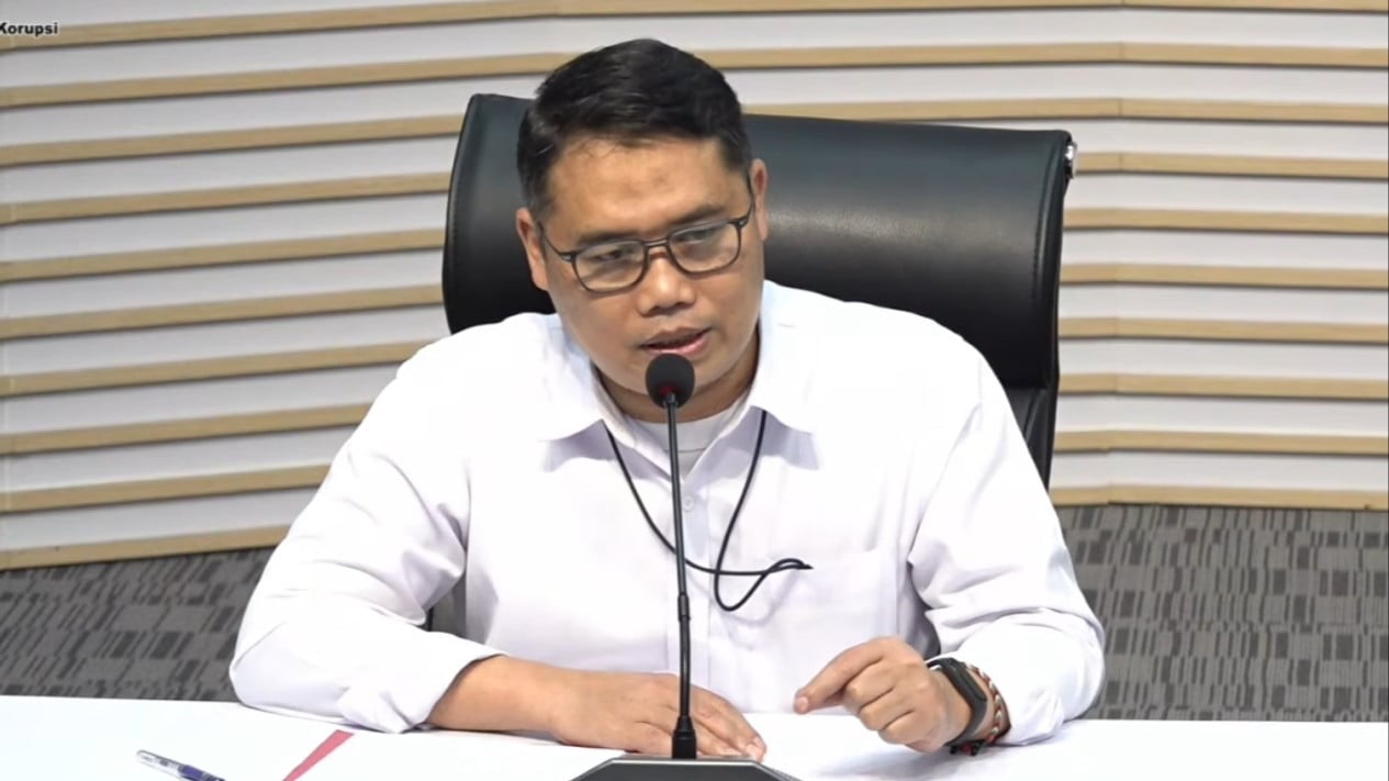 Tulungagung Regent and Aide Named as Suspects in Extortion Case