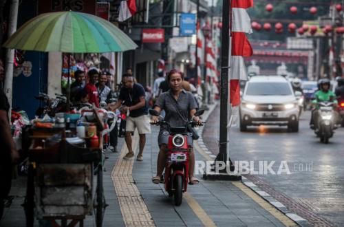 Street Vendors in Bogor’s Surya Kencana Area Being Regulated