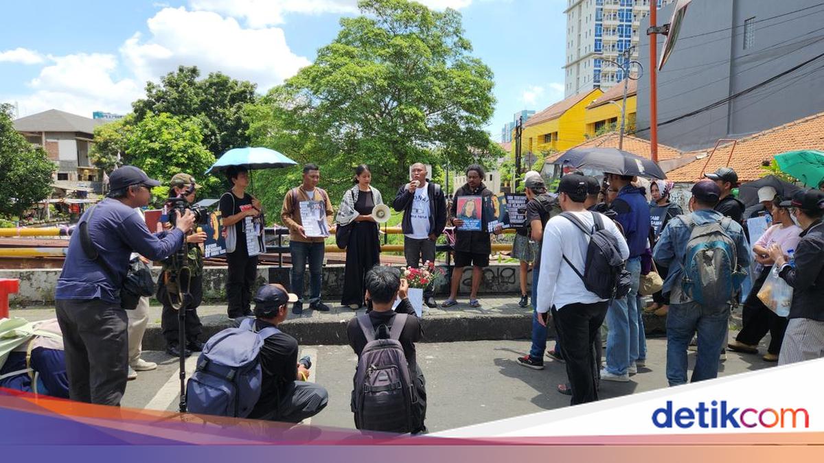 Civil Society Coalition Tours Attack Site in Solidarity Action for Andrie Yunus