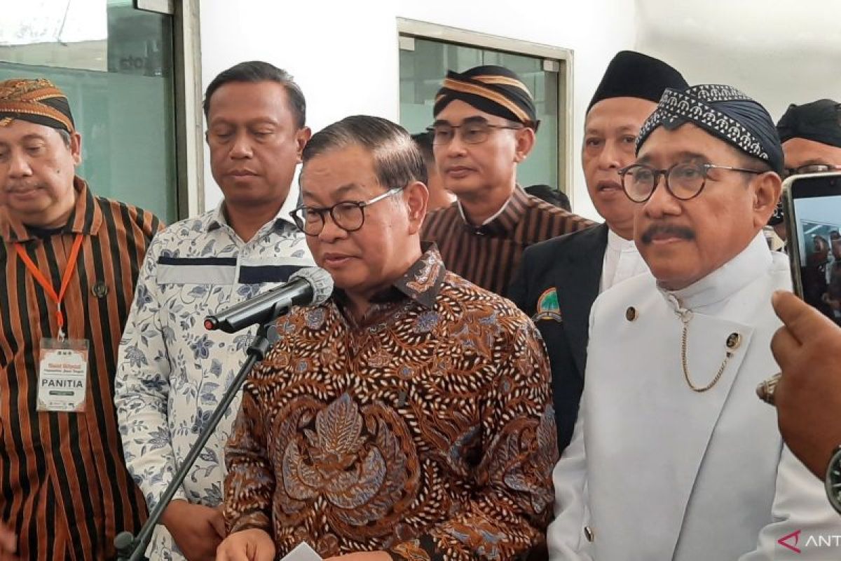 Pramono says rising plastic prices should be an opportunity for innovation