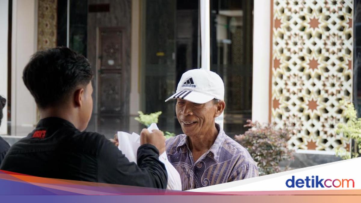 Pertamina Helps Underprivileged Residents Meet Basic Needs Through Affordable Market Programme