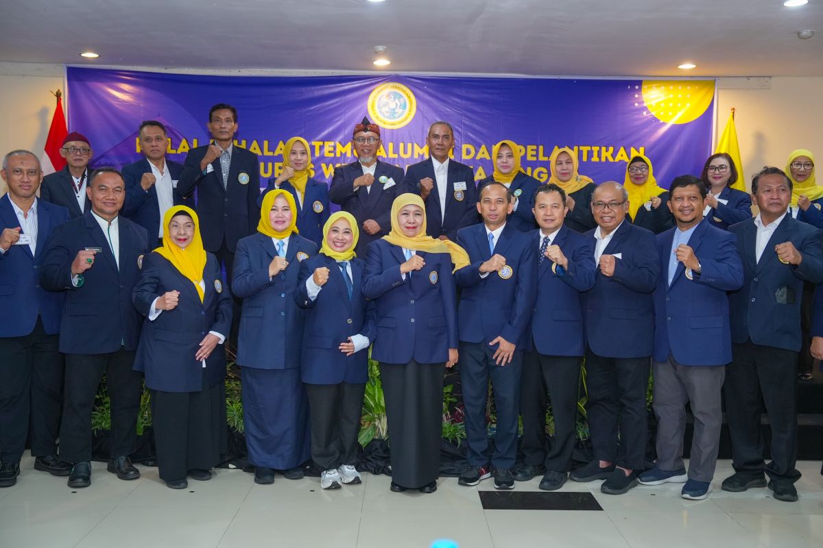 Khofifah urges Unair Alumni Association to contribute to equitable healthcare services