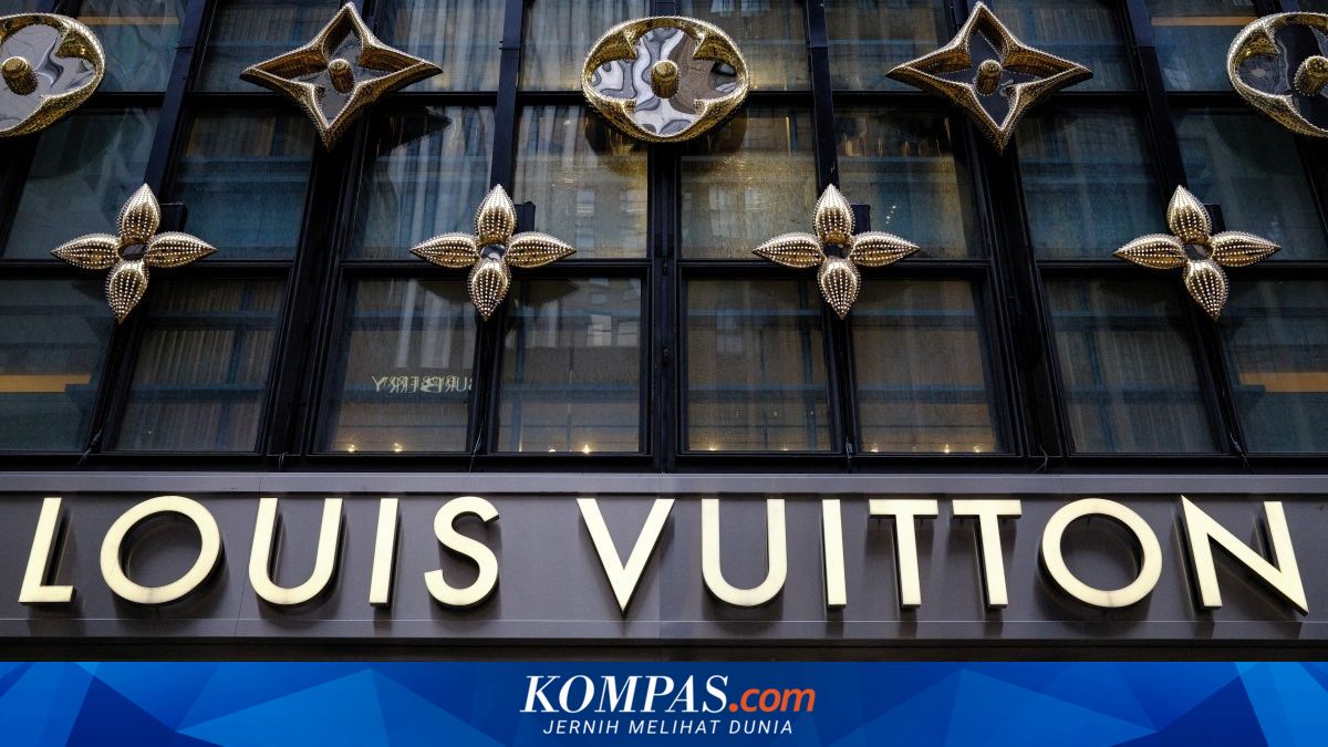 Sneak Peek at the Price of Luxury Shoes Seized from Regent Gatut by KPK, Including Rp 28 Million