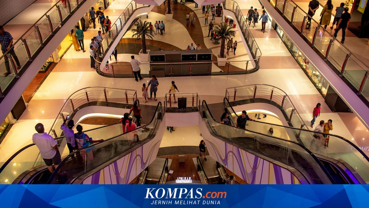 Jakarta's Upscale Malls Flooded with Demand, Retailers Compete for Rental Space