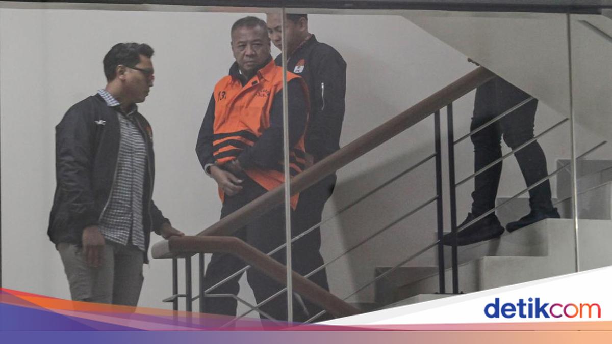 Two 'Magical' Letters from Tulungagung Regent for Extorting Subordinates Revealed