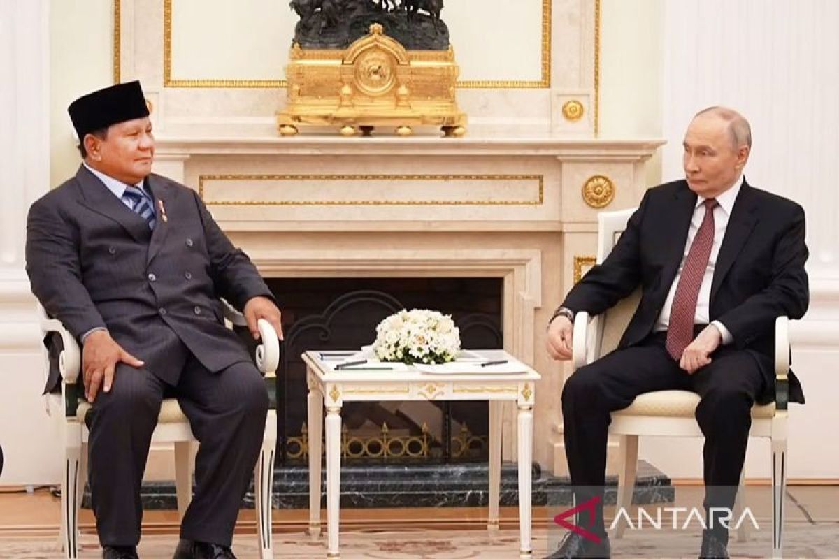 Bahlil accompanies Prabowo to Russia to secure oil supply