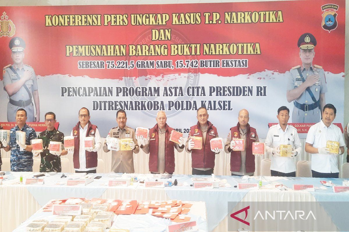 South Kalimantan Police Uncover Smuggling of 43.8 kg of Methamphetamine from Malaysia