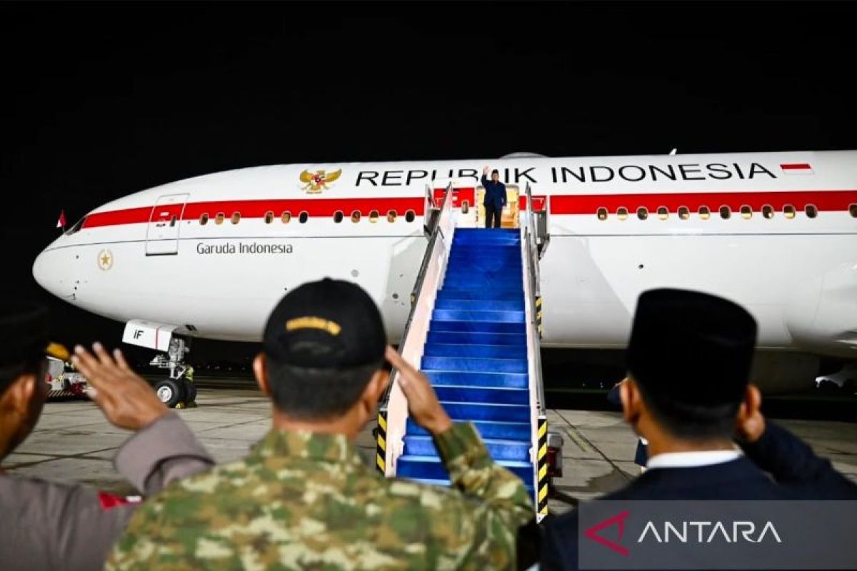 Indonesia's Prabowo departs for Moscow for talks with Putin